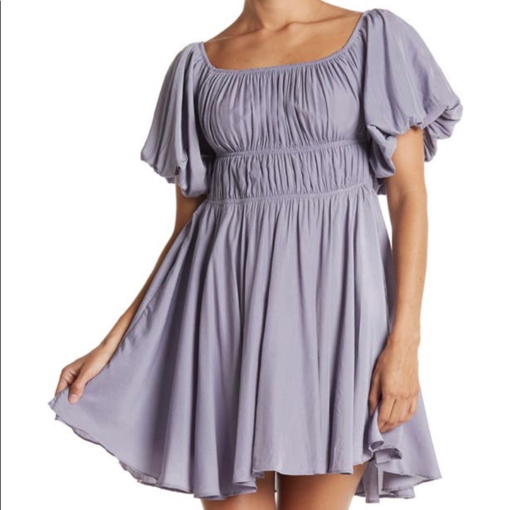 Flutter sleeve dress